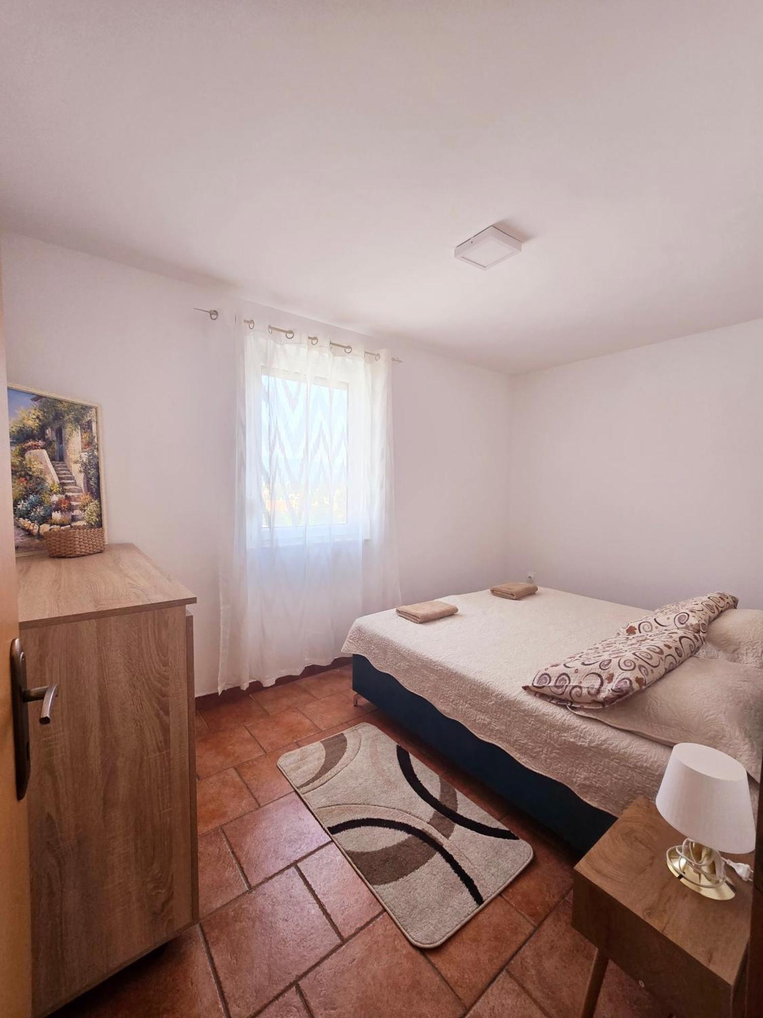 Apartment Vugica *