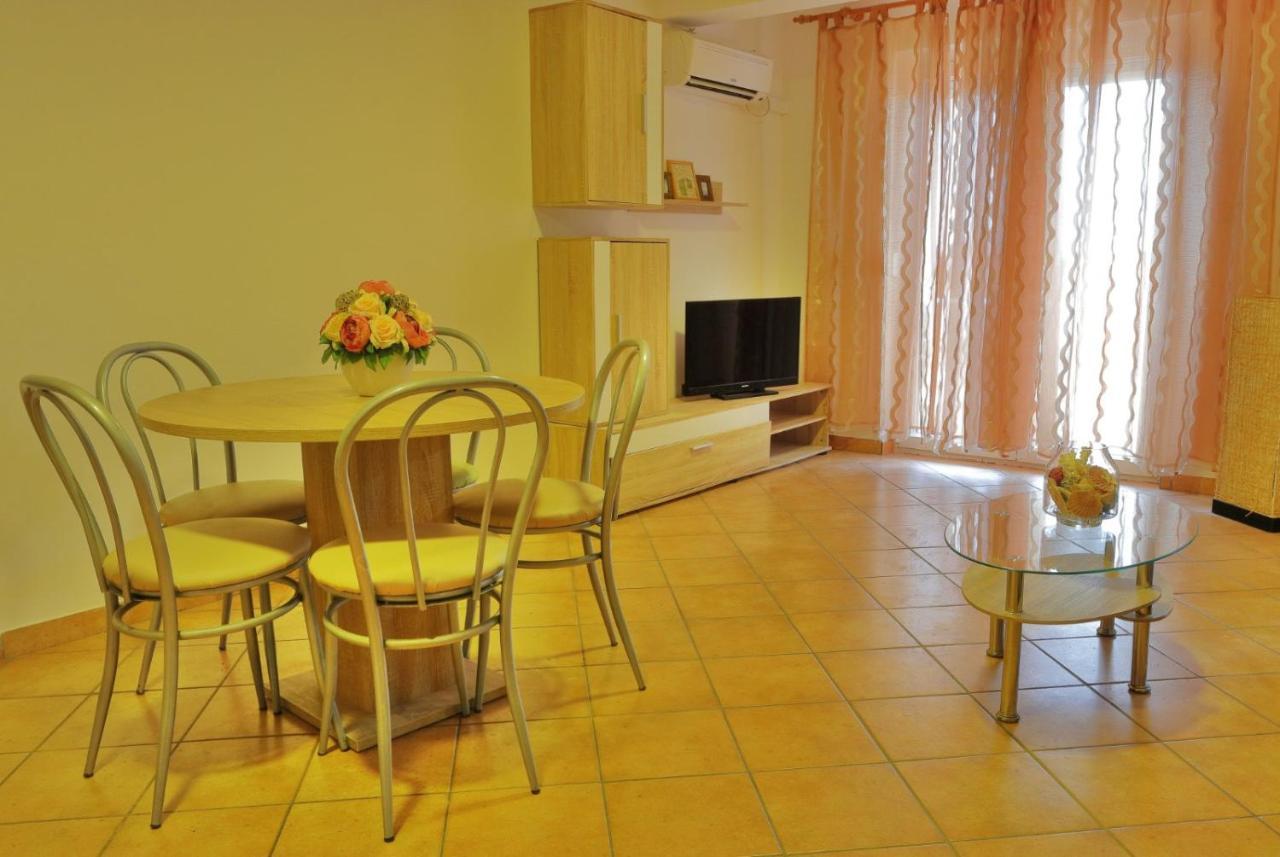 Apartment Vugica *