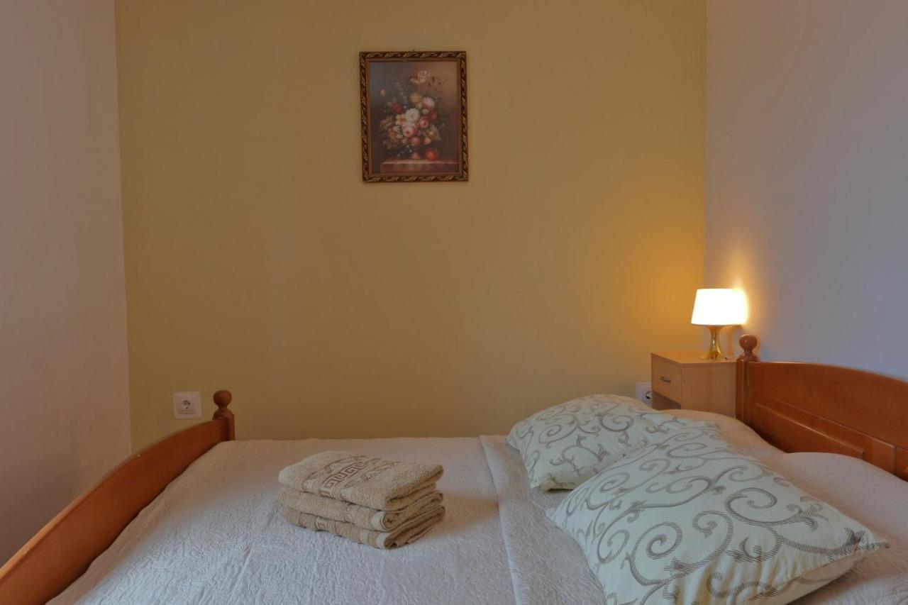 Apartment Vugica *